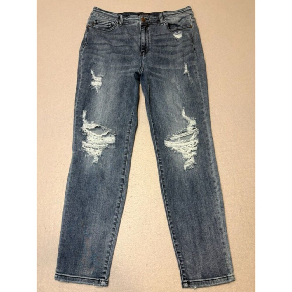 Judy Blue Boyfriend Fit Womens Jeans 15/32 Mid Rise Distressed Medium Wash